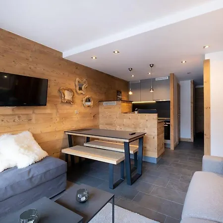 Lumineux Avec Balcon A Meribel, Proche Pistes Et Commerces - Fr-1-355-128 *